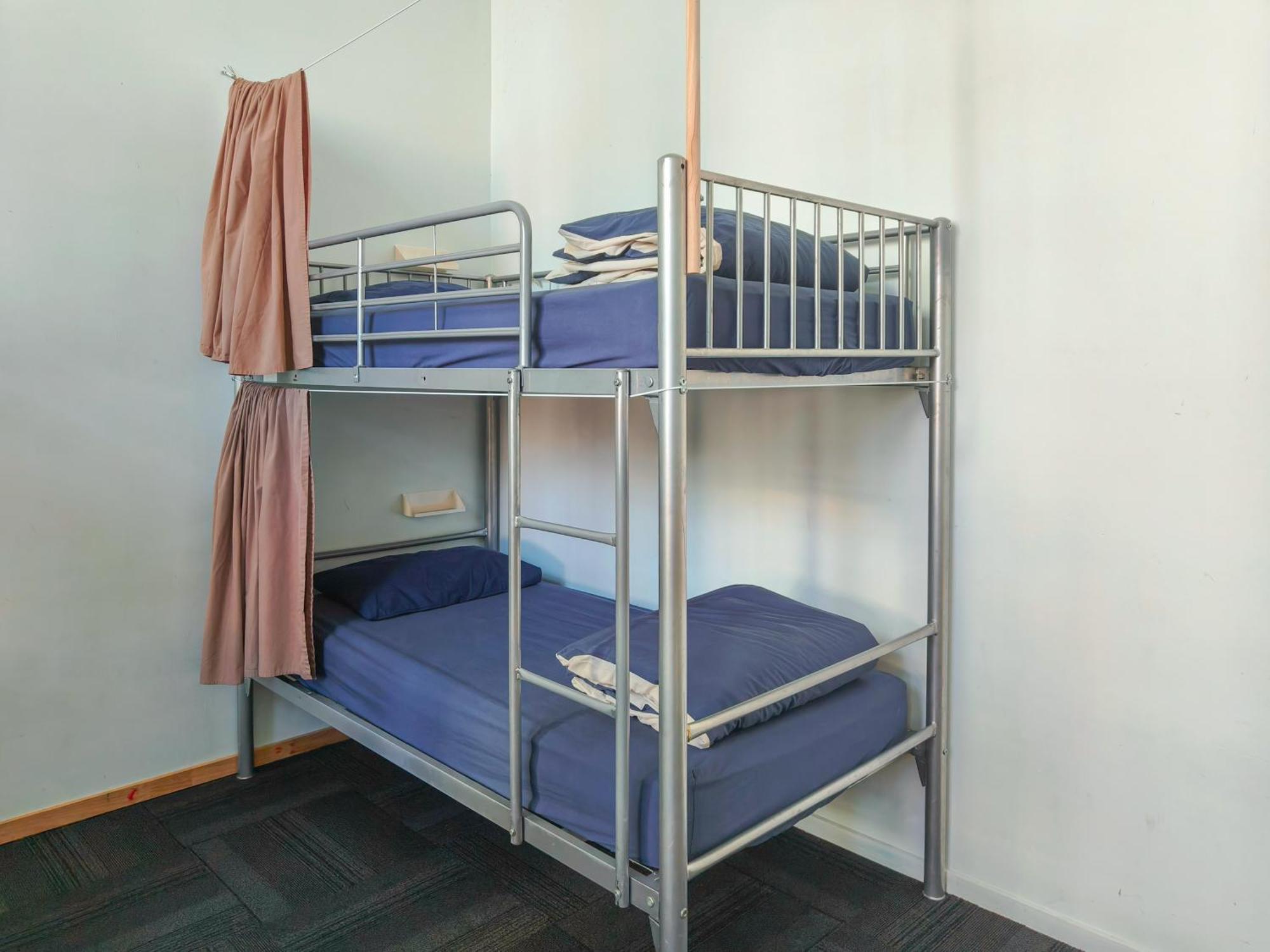 Metro Adventurer Backpackers Hostel Auckland Ngoại thất bức ảnh