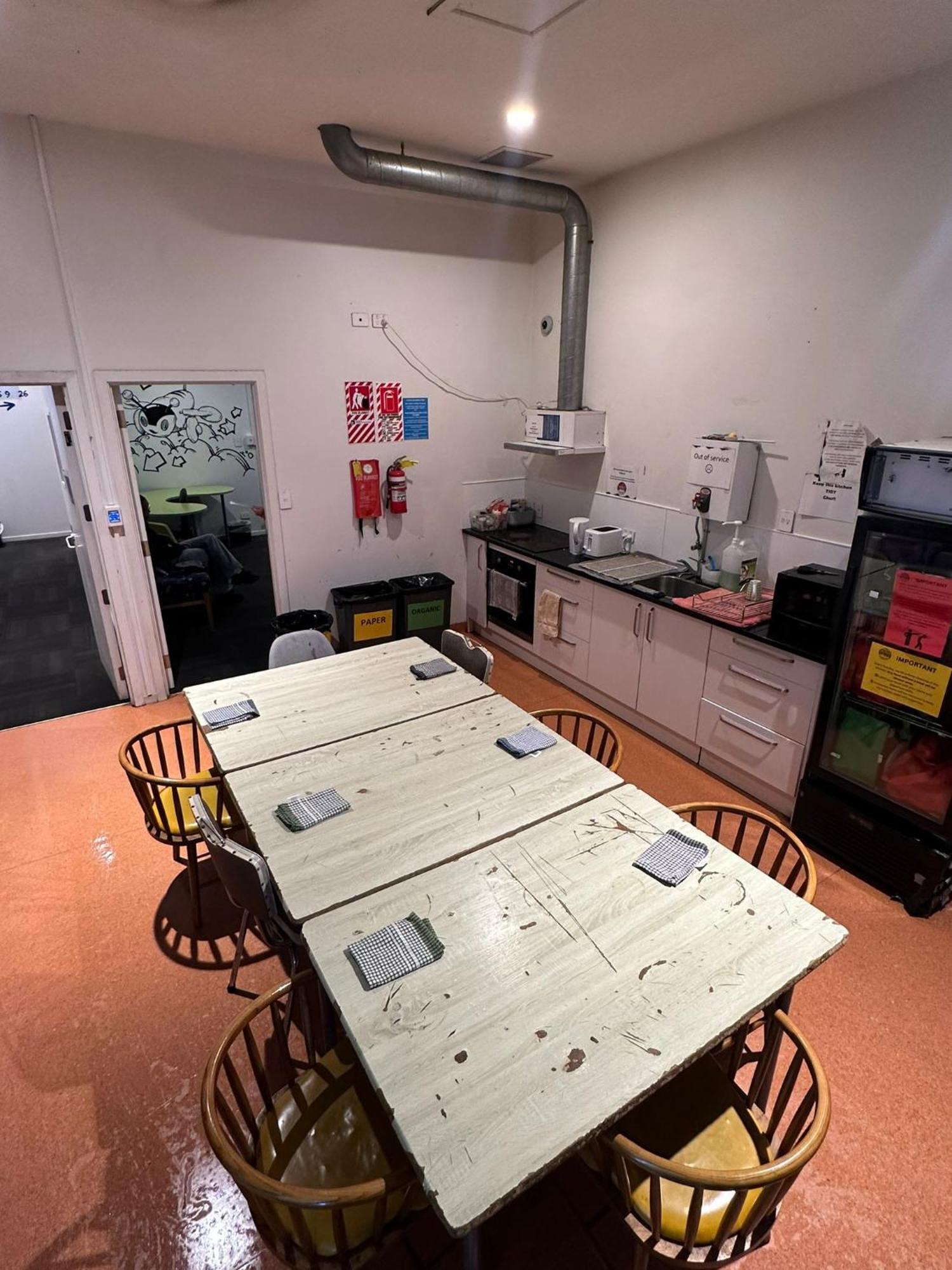 Metro Adventurer Backpackers Hostel Auckland Ngoại thất bức ảnh